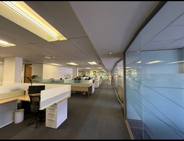 6,049.60M² OFFICE TO LET IN FORESHORE